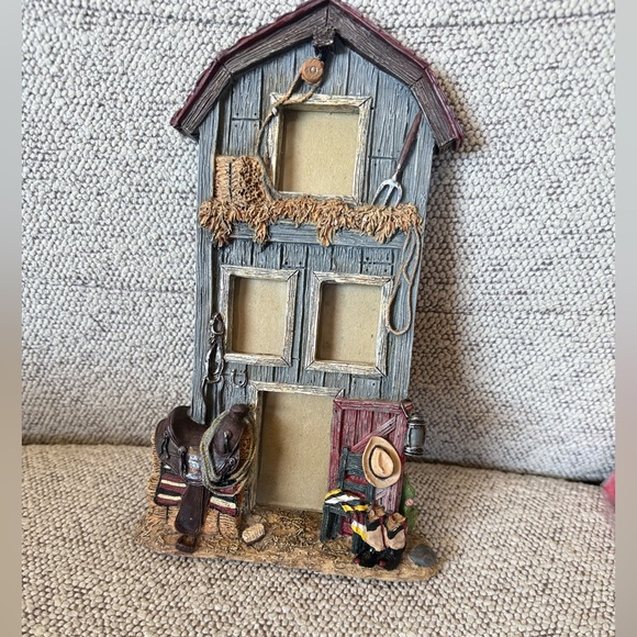 Rustic Western Barn Multi-Photo Frame - Picture 3 of 5